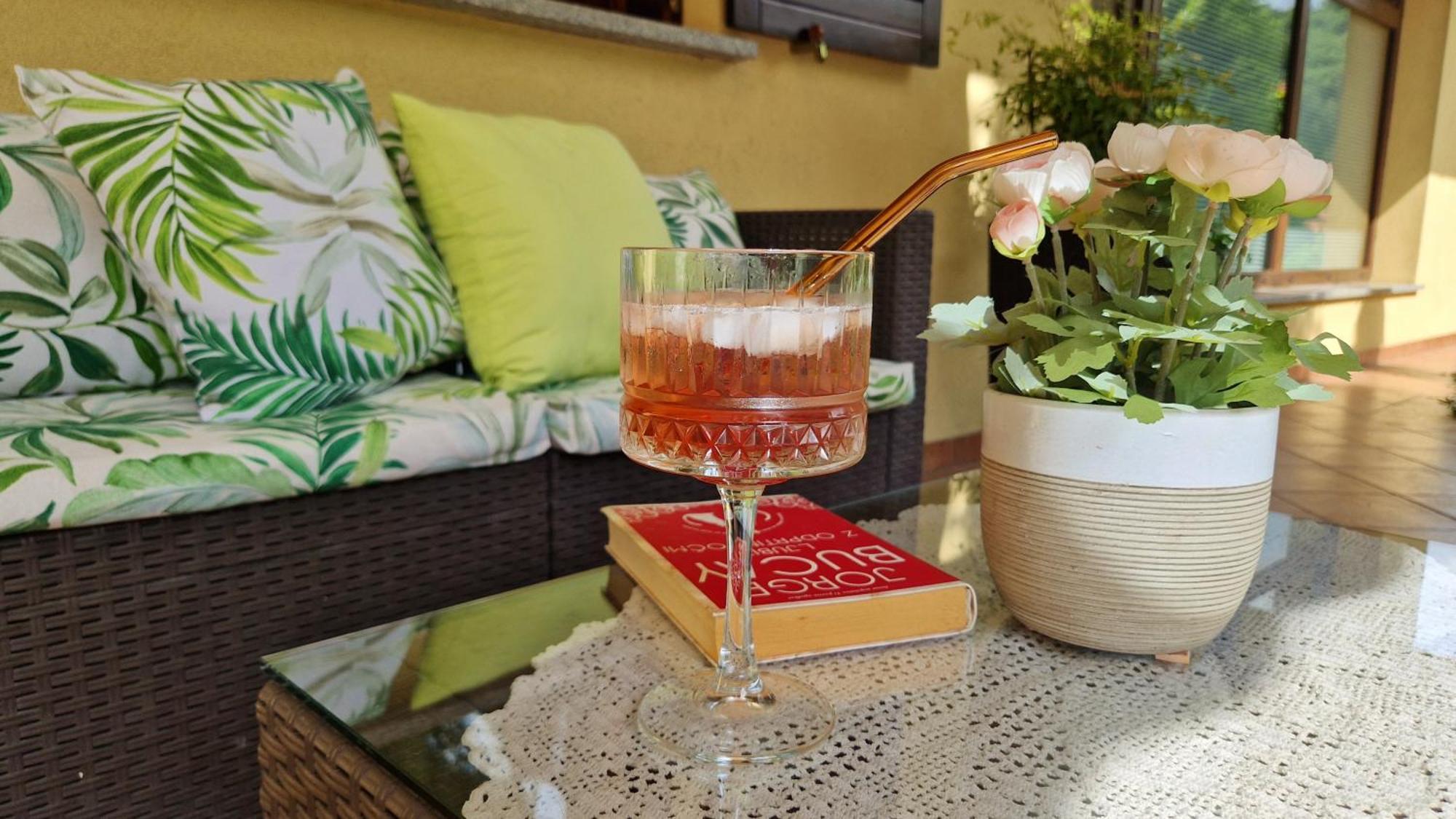Secret Garden Apartment Črni Kal Екстериор снимка